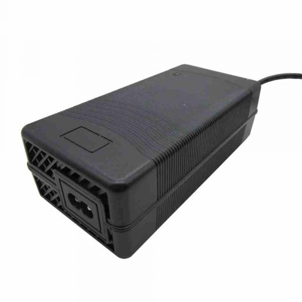 [NOVA] Carregador de cadeira de rodas motorizada e scooter triciclos 24V/5Ah - Imagem 3
