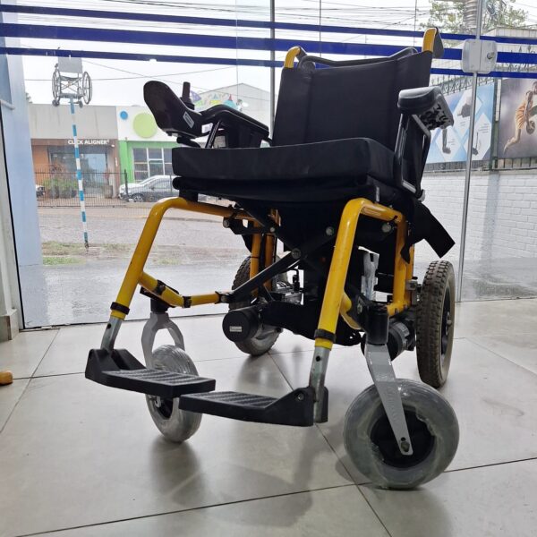 Cadeira de rodas motorizada Freedom Compact 13 Amarela 40cm Larg - Imagem 3