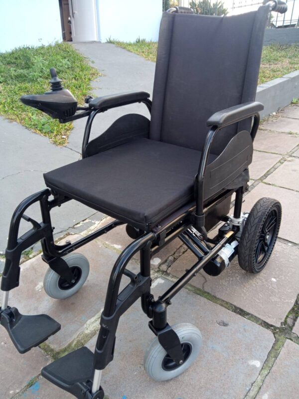 Cadeira de rodas motorizada Ortobras modelo E4 44cm Larg 48cm Prof - Imagem 7