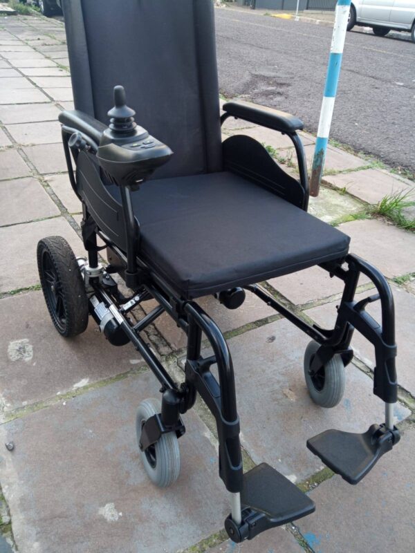Cadeira de rodas motorizada Ortobras modelo E4 44cm Larg 48cm Prof - Imagem 2
