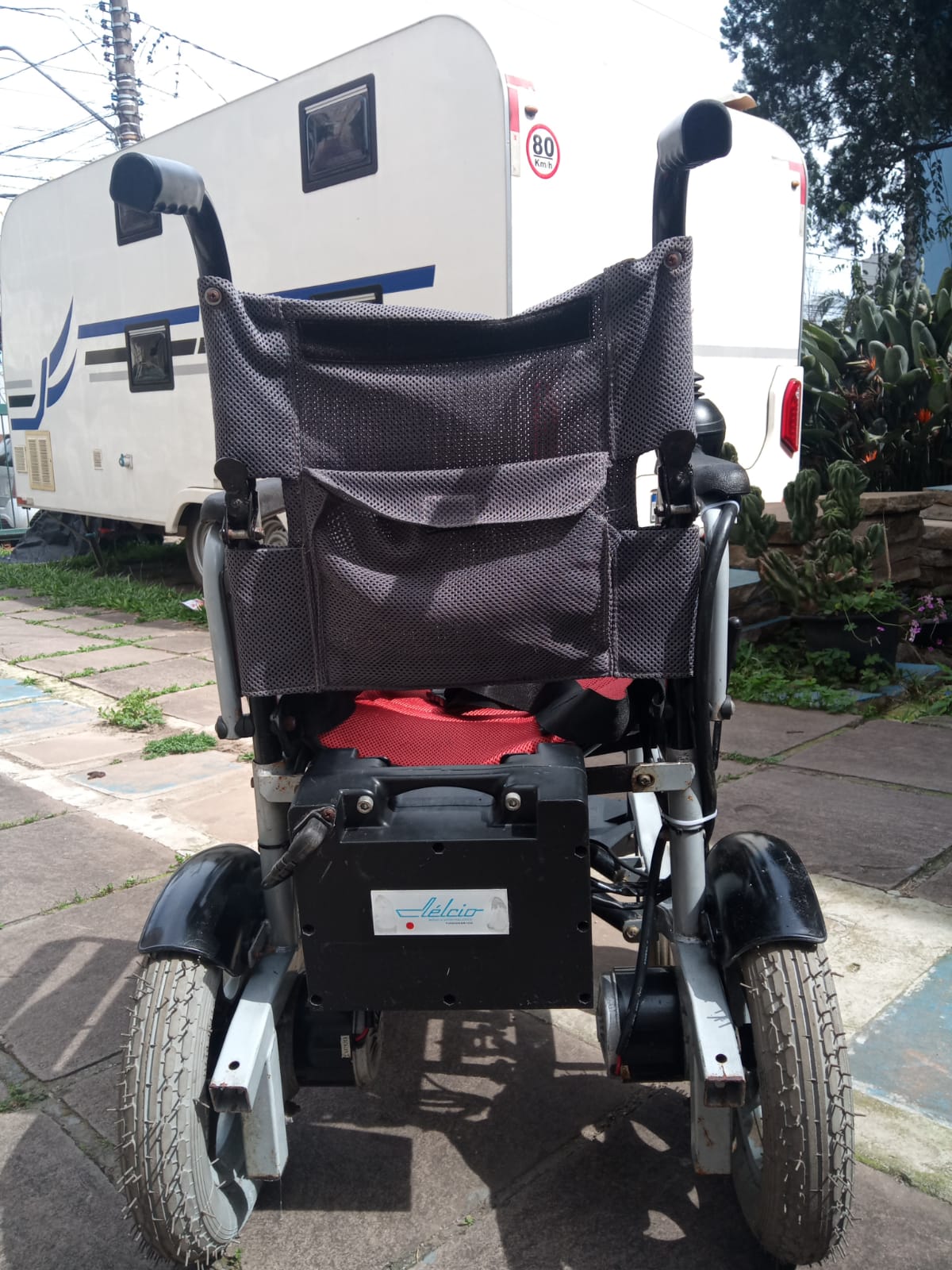 Cadeira de rodas motorizada Delcio Larg 40cm - Imagem 4