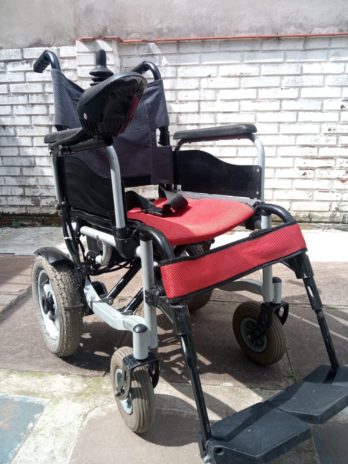 Cadeira de rodas motorizada Delcio Larg 40cm