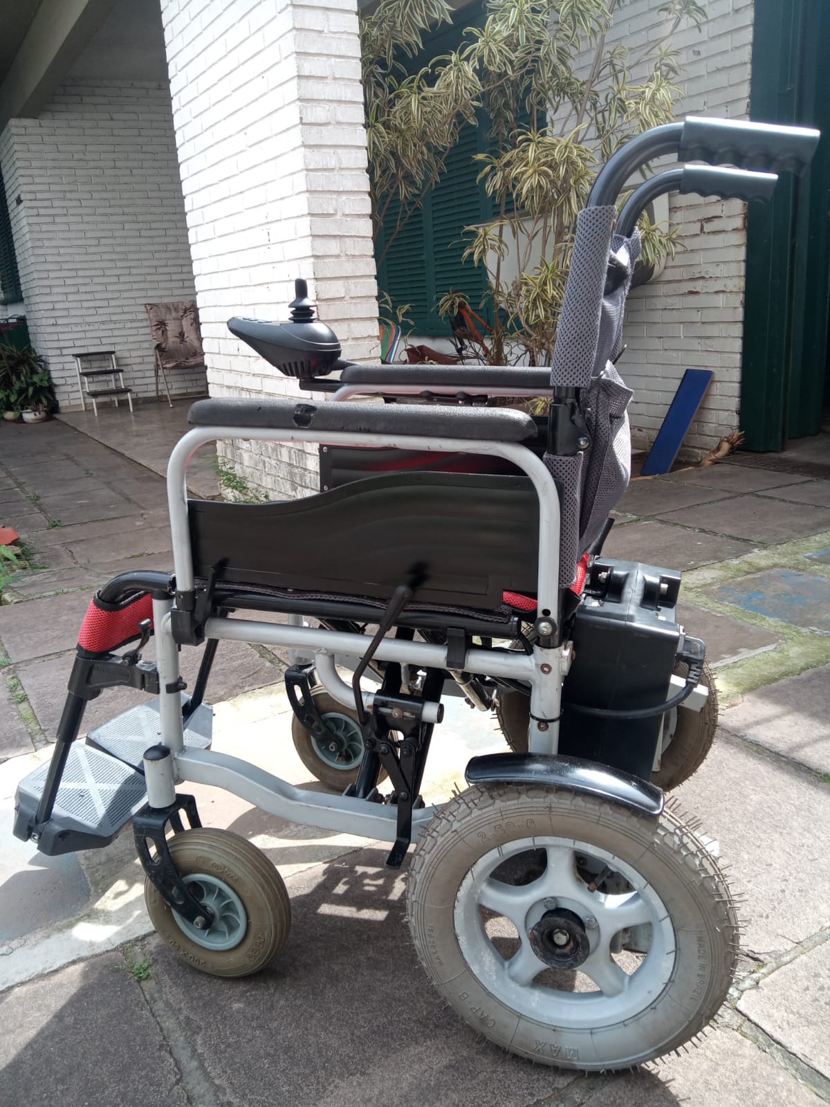 Cadeira de rodas motorizada Delcio Larg 40cm - Imagem 5