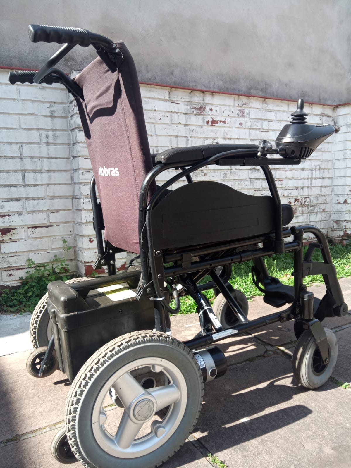 Cadeira de rodas motorizada Ortobras E4 Larg 38cm Preta