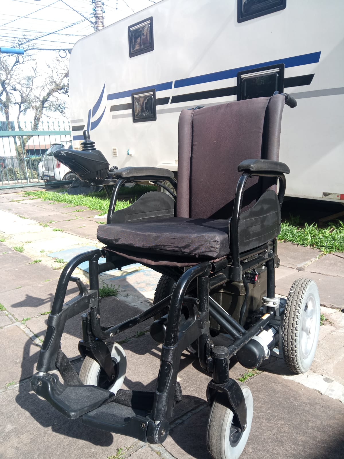 Cadeira de rodas motorizada Ortobras E4 Larg 38cm Preta - Imagem 3